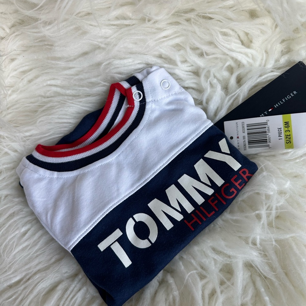 Tommy Hilfiger Baby Onesie - White and Navy - Picture 2 of 3